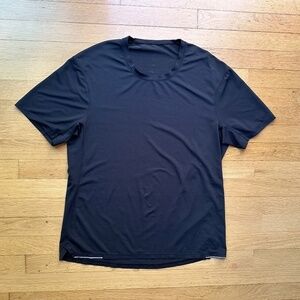 Lululemon Men's Short Sleeve Shirt Black Men's Size M?
